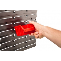 Płyta warsztatowa z pojemnikami