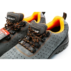 LAHTI PRO PÓŁBUTY OCHRONNE L3041644 44