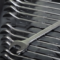 Klucze nasadowe 1/4 3/8 1/2cala + płasko-oczkowe(58217)